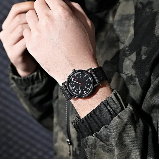 Montre gagnante à vent lumineux pour hommes
