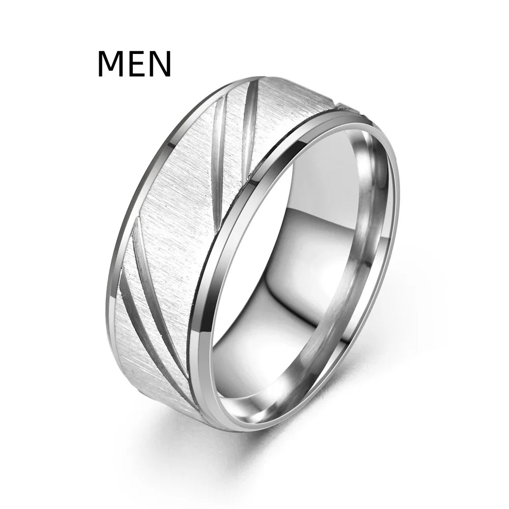 Unisex-Ring aus Edelstahl mit diagonalem Streifenmuster – Minimalistisches Band mit schrägem Streifen