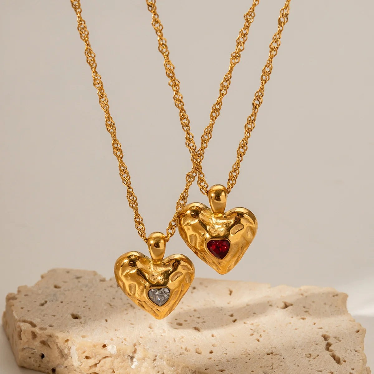 Collier en forme de coeur en alliage avec diamant style INS