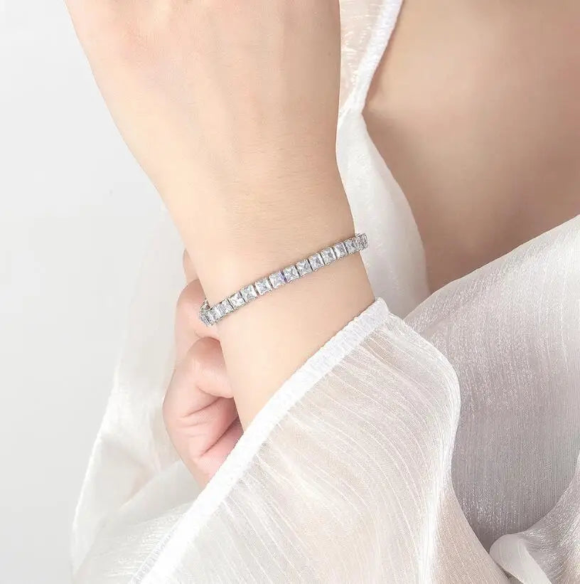 Adjustable sliver bracelet

