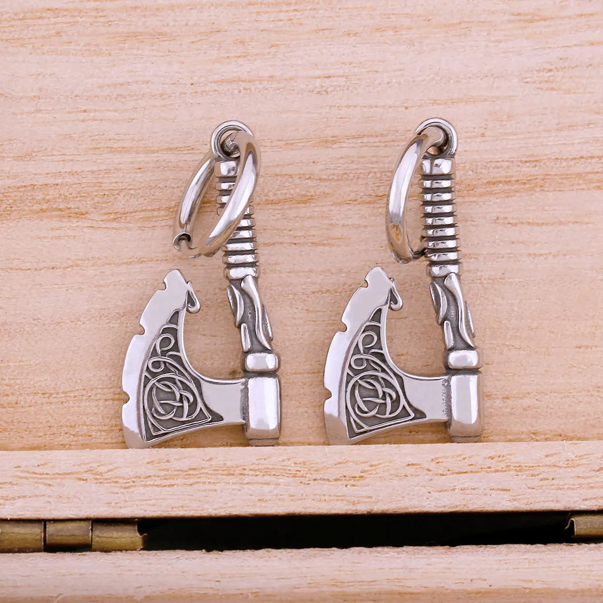 Boucles d'oreilles pendantes en forme de hache