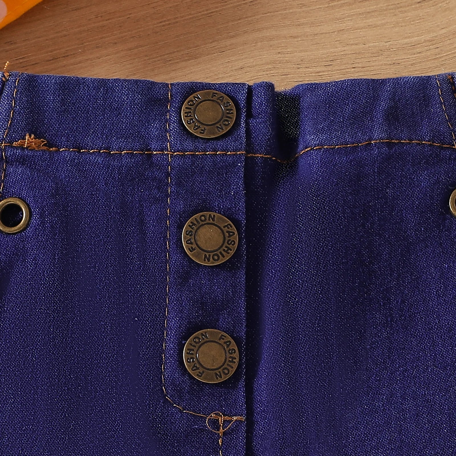 Baby Girl White Long-sleeved Top + Blue Flared Jeans 2-piece Set Suitable