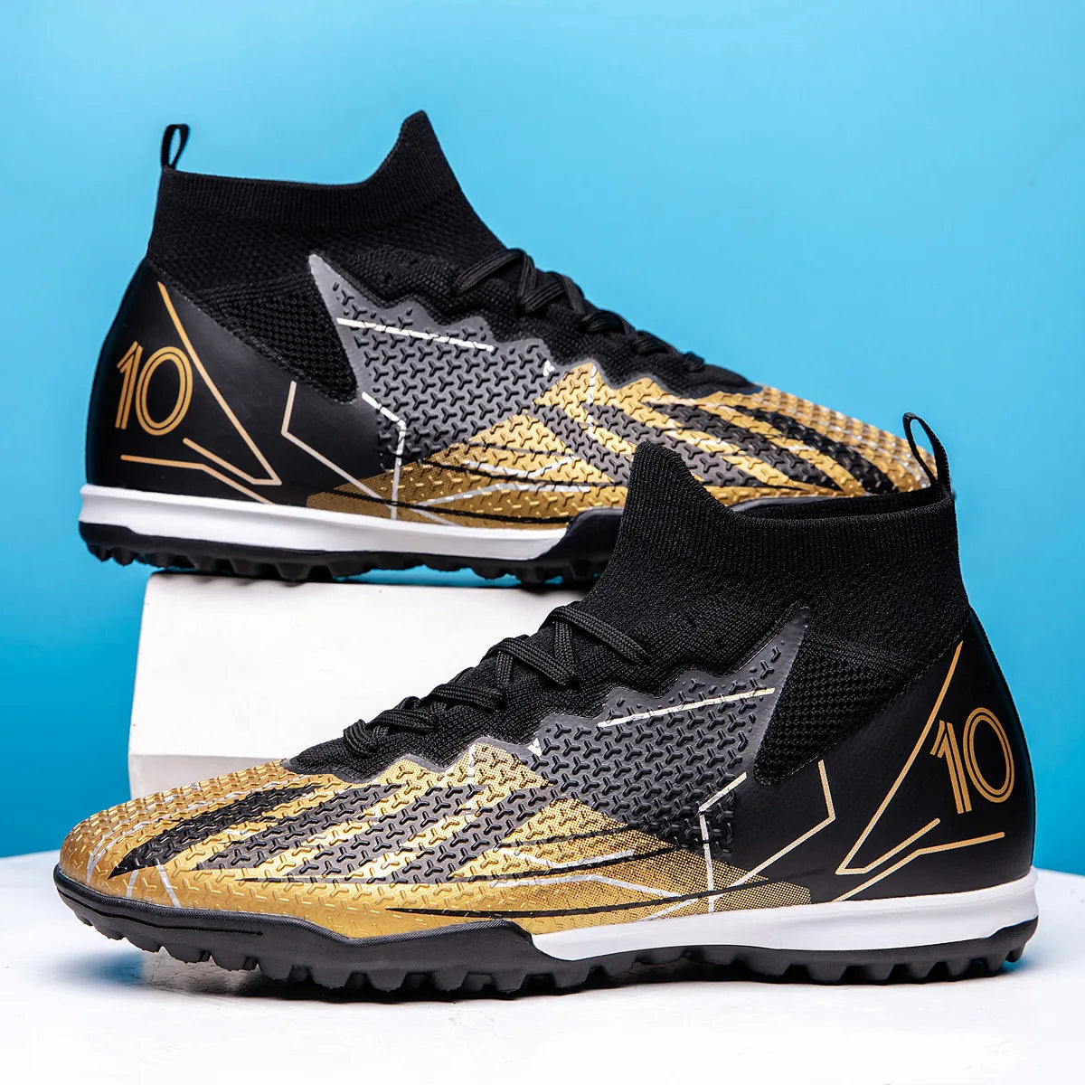 mens football trainers
