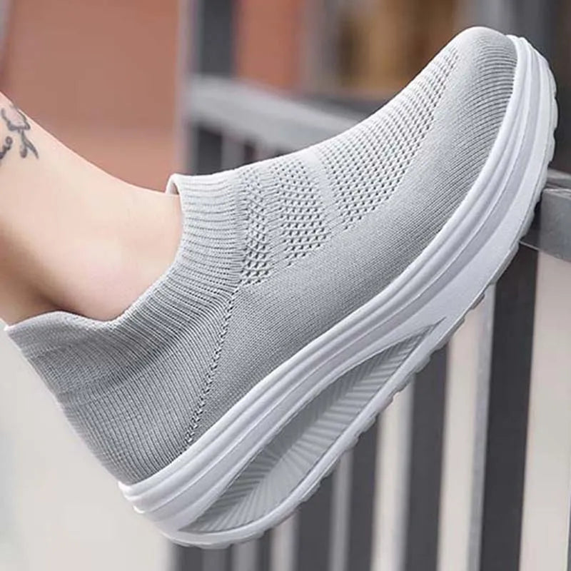 Slip-On-Sneaker mit dickem Boden für Damen