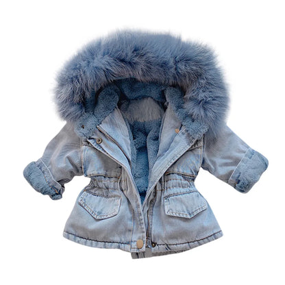 Winter-Jeansjacke mit Kapuze und Kunstpelzfutter für Babys (1–6 Jahre).