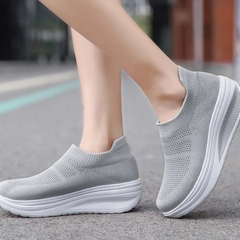 Slip-On-Sneaker mit dickem Boden für Damen