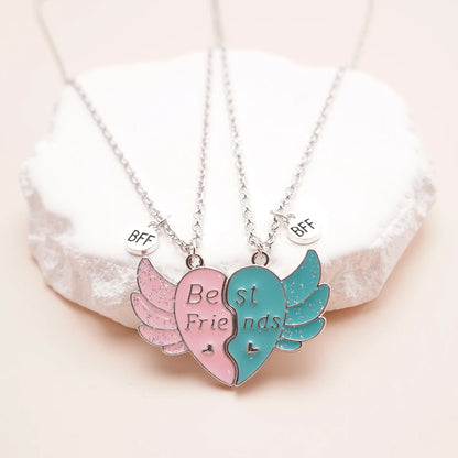 2 herzförmige Magnet-Panda-Halsketten