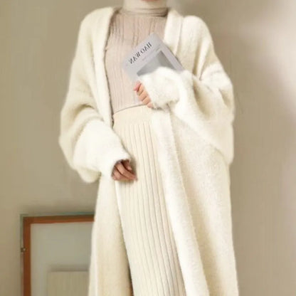 Gemütliches winterliches weißes langes Cardigan-Mantel-Set