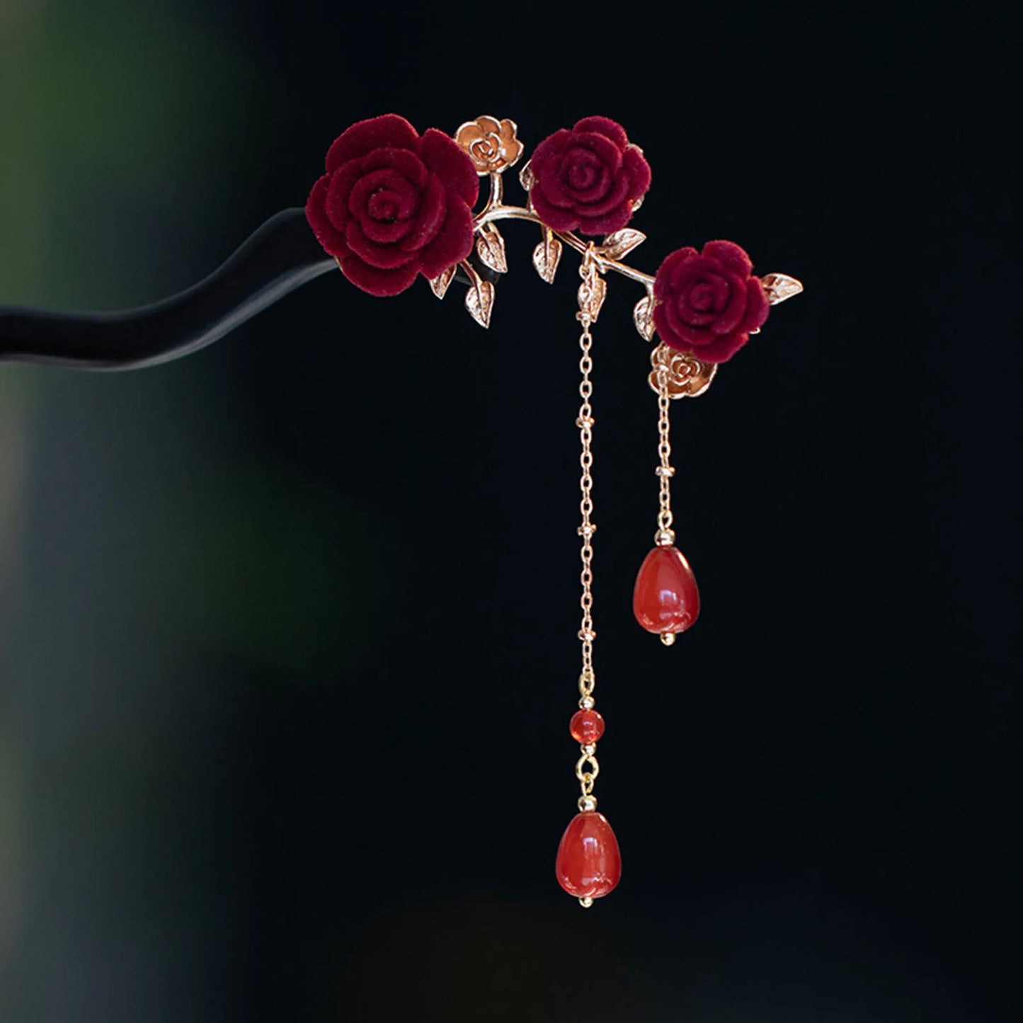 Haarspange mit Rosen und Schmetterlingen, goldfarbene Quaste