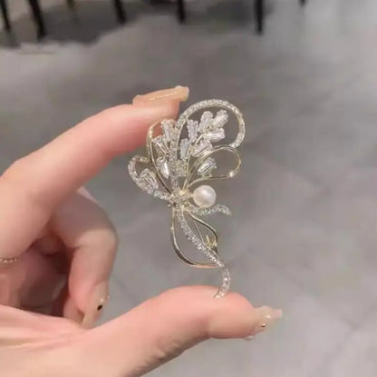 Golden Tulip Flower Pearl Brooch for Women – CZ Rhinestone Crystal Metal Pin