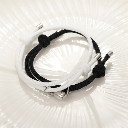 Paire de bracelets coeurs tressés en corde de couple magnétique