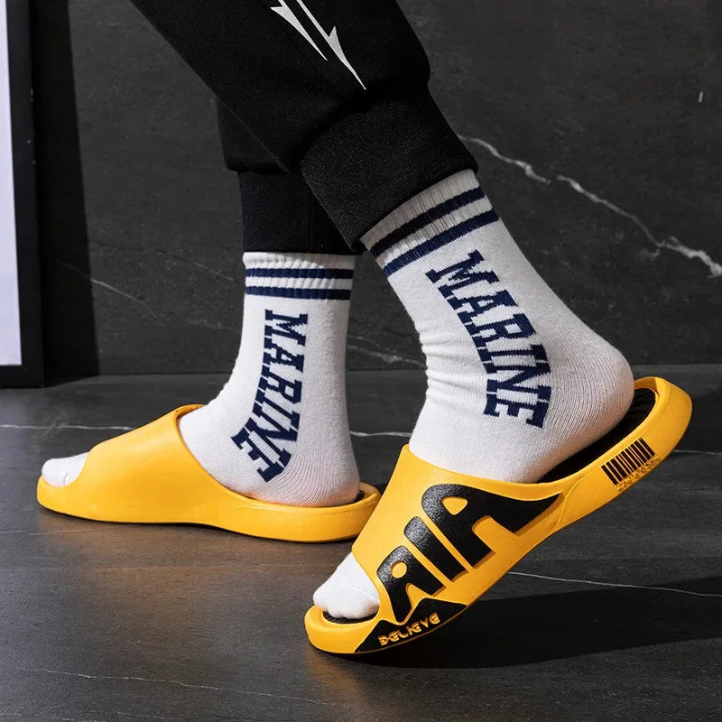 Rutschfeste Flip-Flops für Herren im Freien