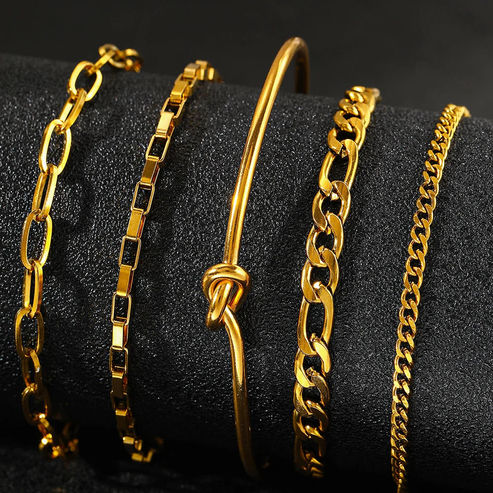 Wasserdichtes Edelstahl-Armbandset für Damen – Goldfarbene, mehrlagige, stapelbare Armreifen