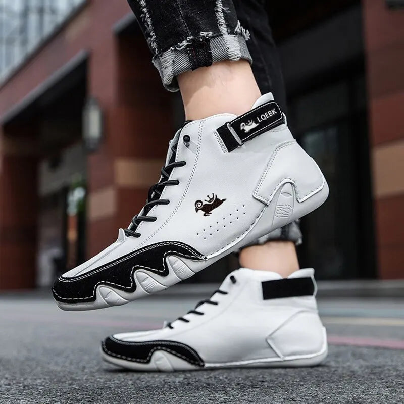 Herren-Winterstiefel mit hohem Schaft und Schnürung aus Leder