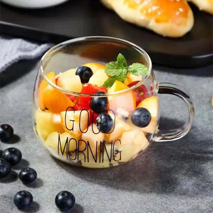 Tasse en verre transparent avec lettres imprimées