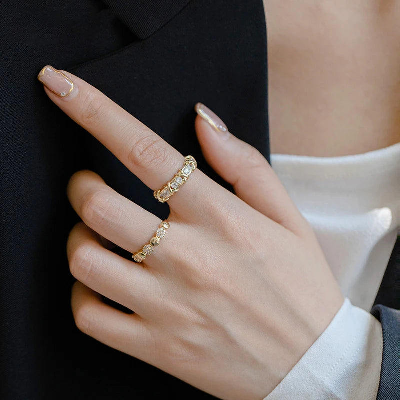 Bague de fiançailles géométrique en zircone cubique pour femme