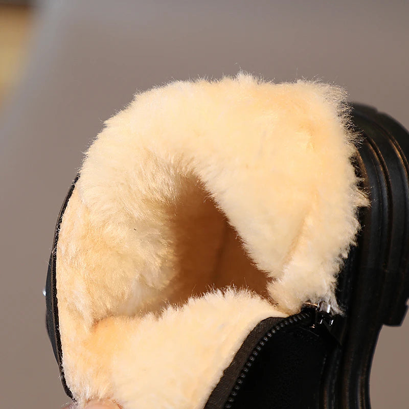 Flauschige Winterschuhe mit Plateau – Kinder-Schneestiefel 