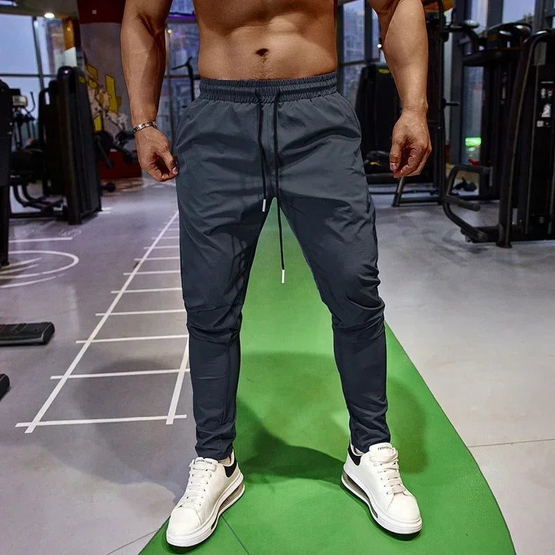 Atmungsaktive Sporthose für Herren aus Eisseide mit geradem Bein 