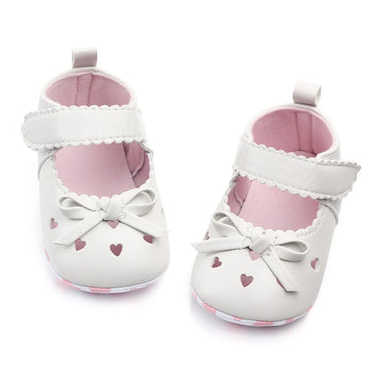 Flache Schuhe für Babys und Mädchen mit weicher Sohle