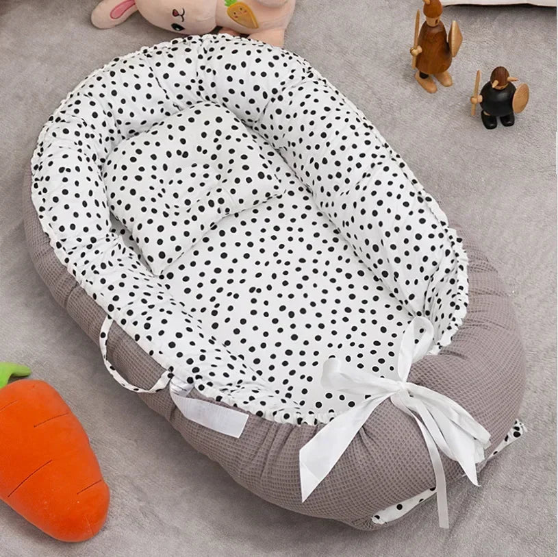 portable pressure resistant crib middle Baby bed biomimetic