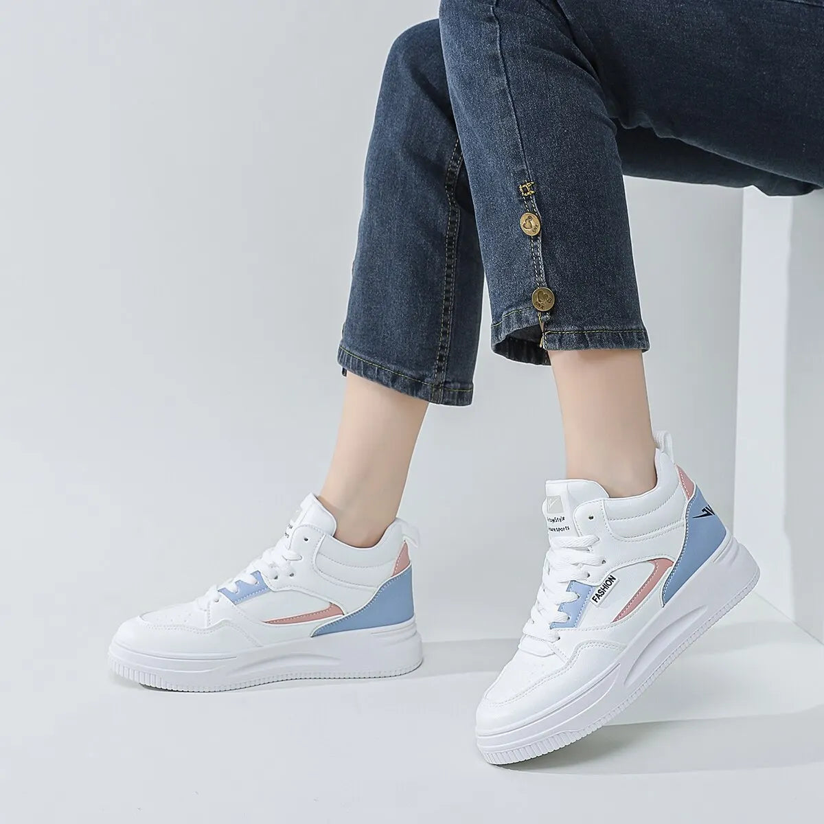 Women White Colorblock Lace-Up Front Skate High-top Sneakers