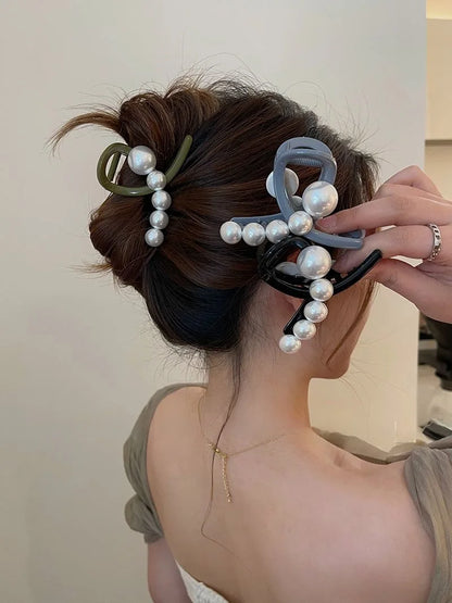 Pearl Crossing Design Hair Clip