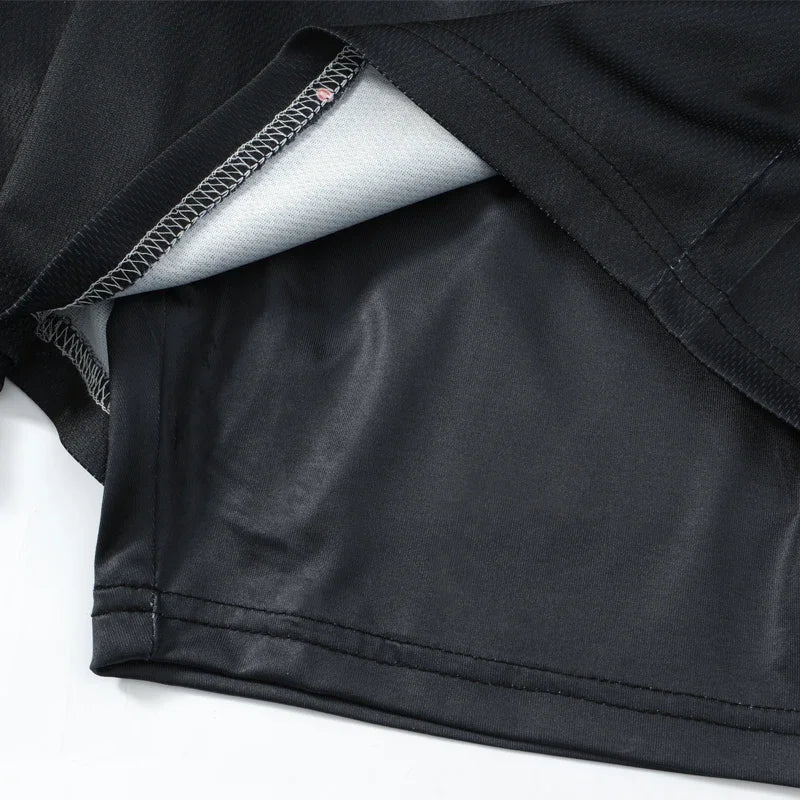 2-in-1-Turnshorts mit Berserker-Print für Herren