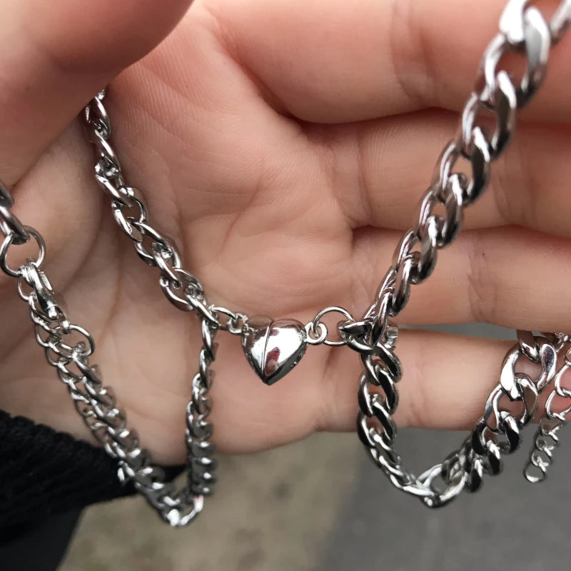 Silberfarbene Liebes-Herz-Magnet-Paar-Armbänder für Damen und Herren, doppellagig