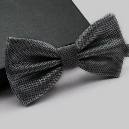 Men's Lightweight Solid Color Butterfly Bow Tie