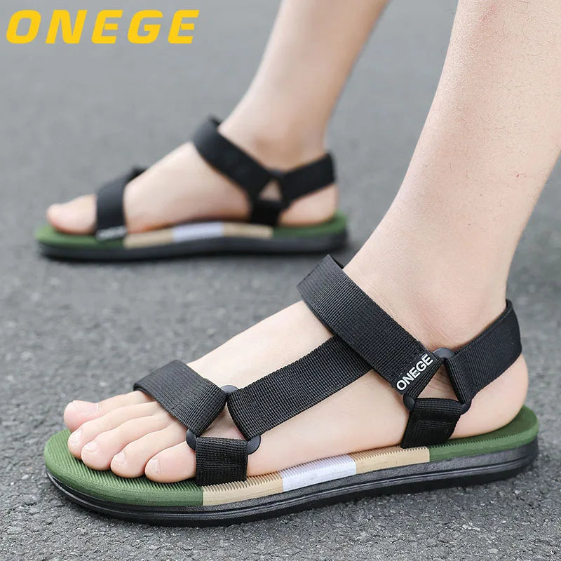 Bequeme Sandalen und Turnschuhe für Herren