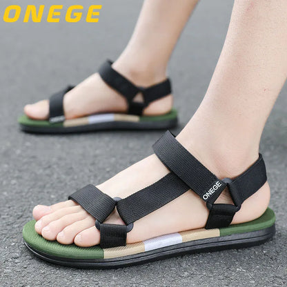 Bequeme Sandalen und Turnschuhe für Herren