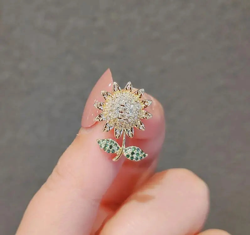 Golden Tulip Flower Pearl Brooch for Women – CZ Rhinestone Crystal Metal Pin