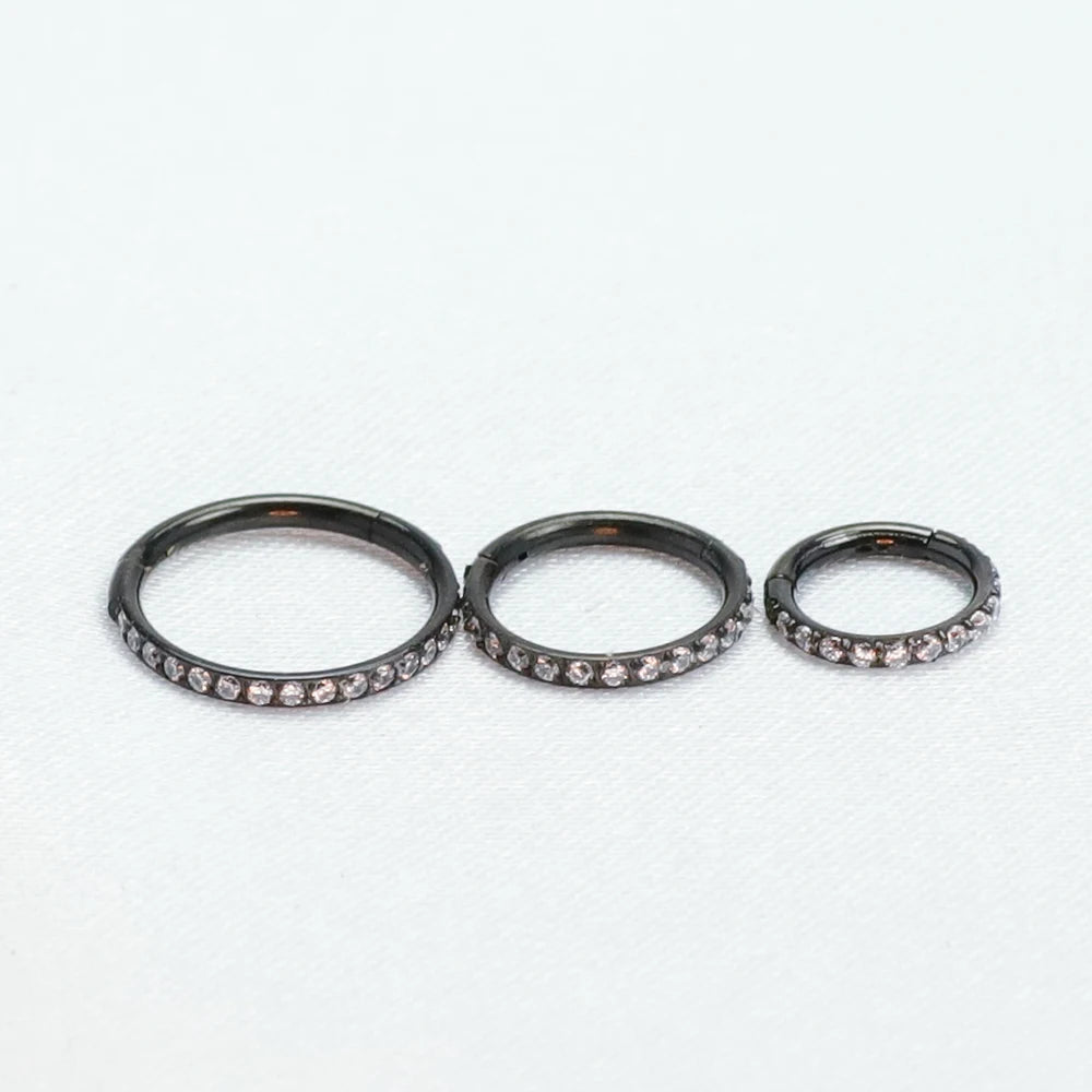 Nasenring aus implantatgeeignetem Titan – Nahtloser Klickverschluss mit Scharnier