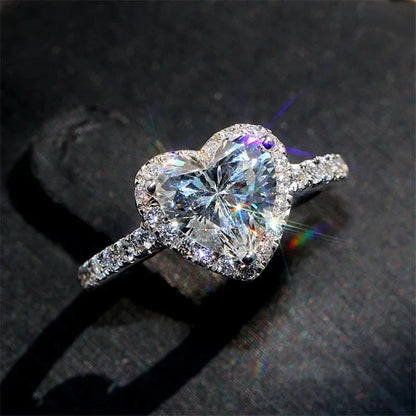 Luxus Silber Farbe Herz Ring für Frauen Exquisite Mode Metall Intarsien Weiß Zirkon Steine ​​Hochzeit Ring Engagement Schmuck