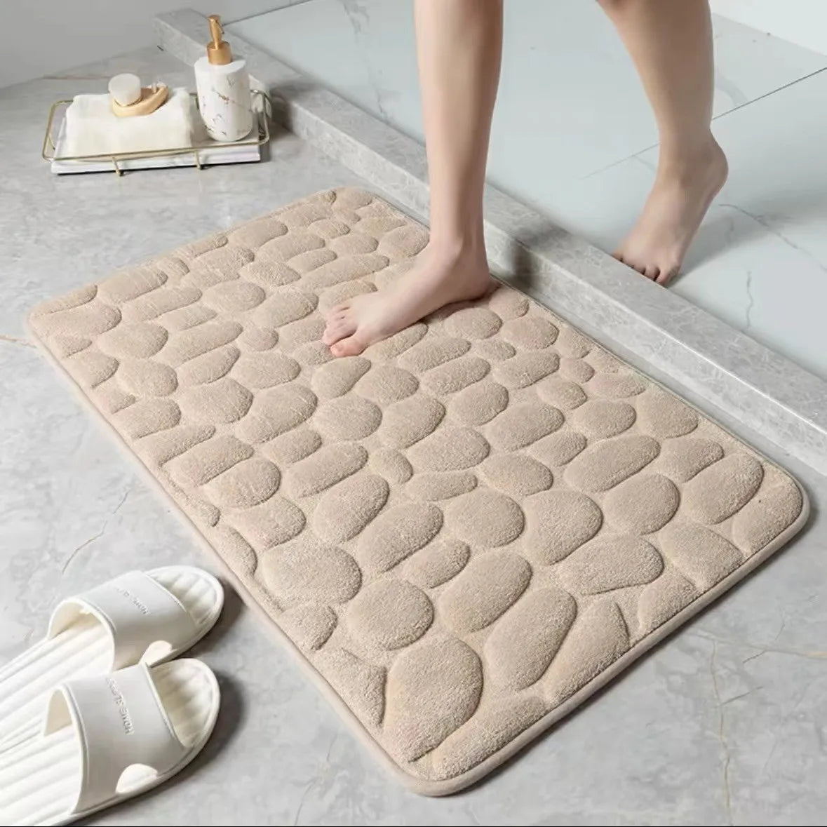 Fleece Embossed Stone Bathroom Floor Mat Water Absorbing and Foot Mat Non-slip Bathroom Floor Door Mat Supplies