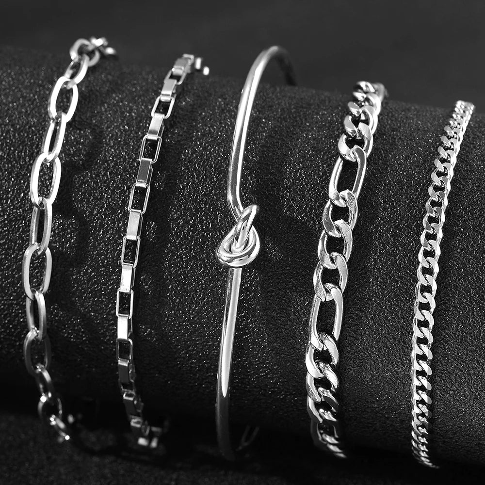 Wasserdichtes Edelstahl-Armbandset für Damen – Goldfarbene, mehrlagige, stapelbare Armreifen