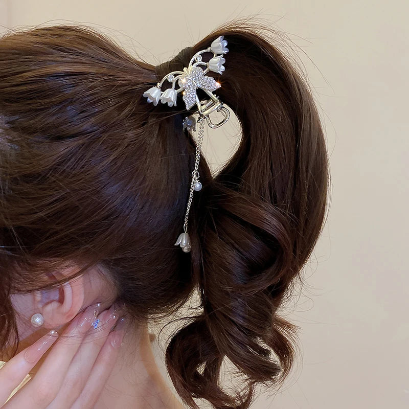 Pearl Lily Tassel Hair Clips
