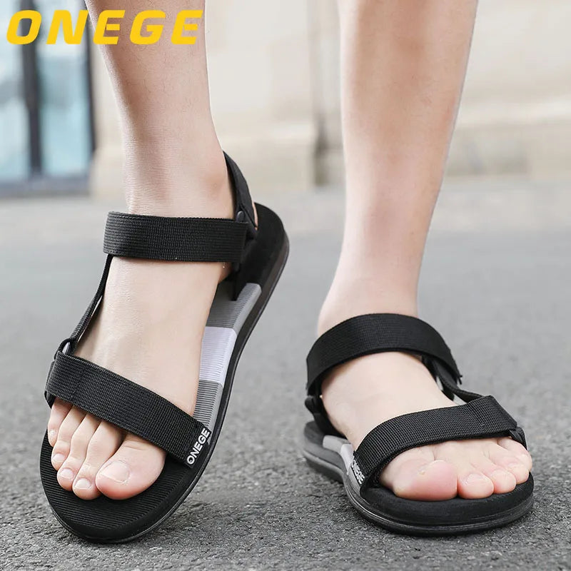 Bequeme Sandalen und Turnschuhe für Herren