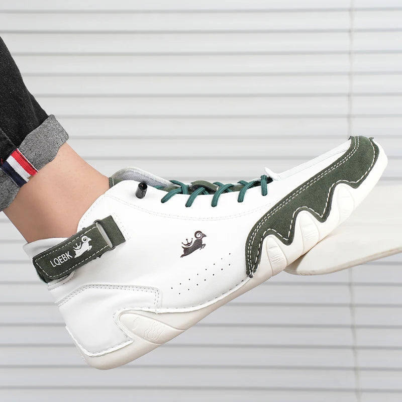 Herren-Winterstiefel mit hohem Schaft und Schnürung aus Leder