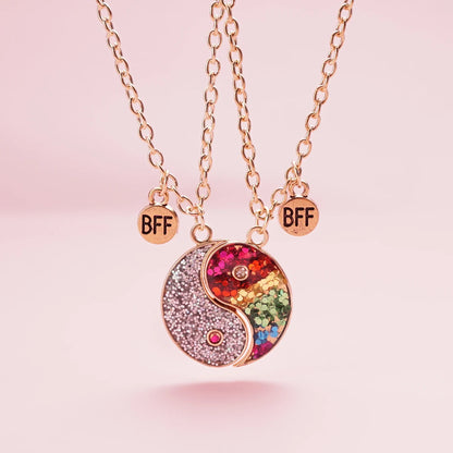 2 herzförmige Magnet-Panda-Halsketten