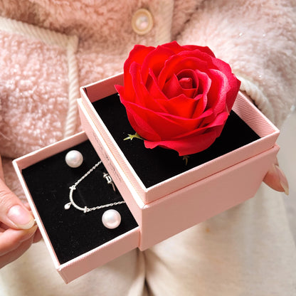 Geschenkbox zum Valentinstag, funkelnde Herz-Liebeskette mit luxuriösen Rosen-Geschenkboxen