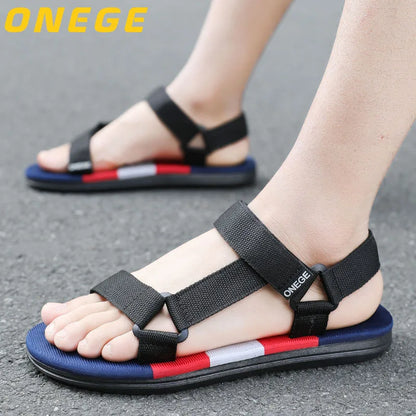 Bequeme Sandalen und Turnschuhe für Herren