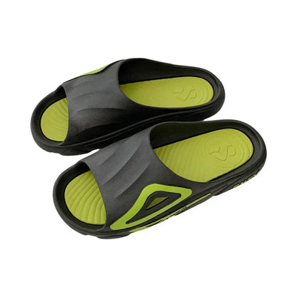 Lässige Slipper mit dicker Sohle für den Innen- und Außenbereich