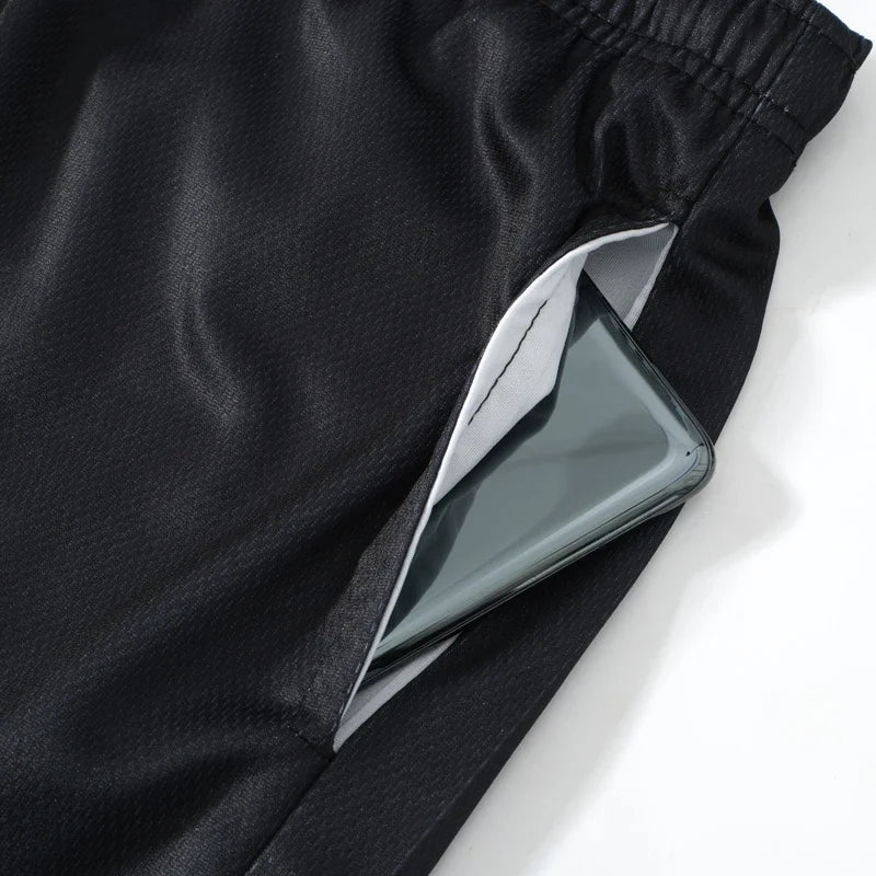 2-in-1-Turnshorts mit Berserker-Print für Herren