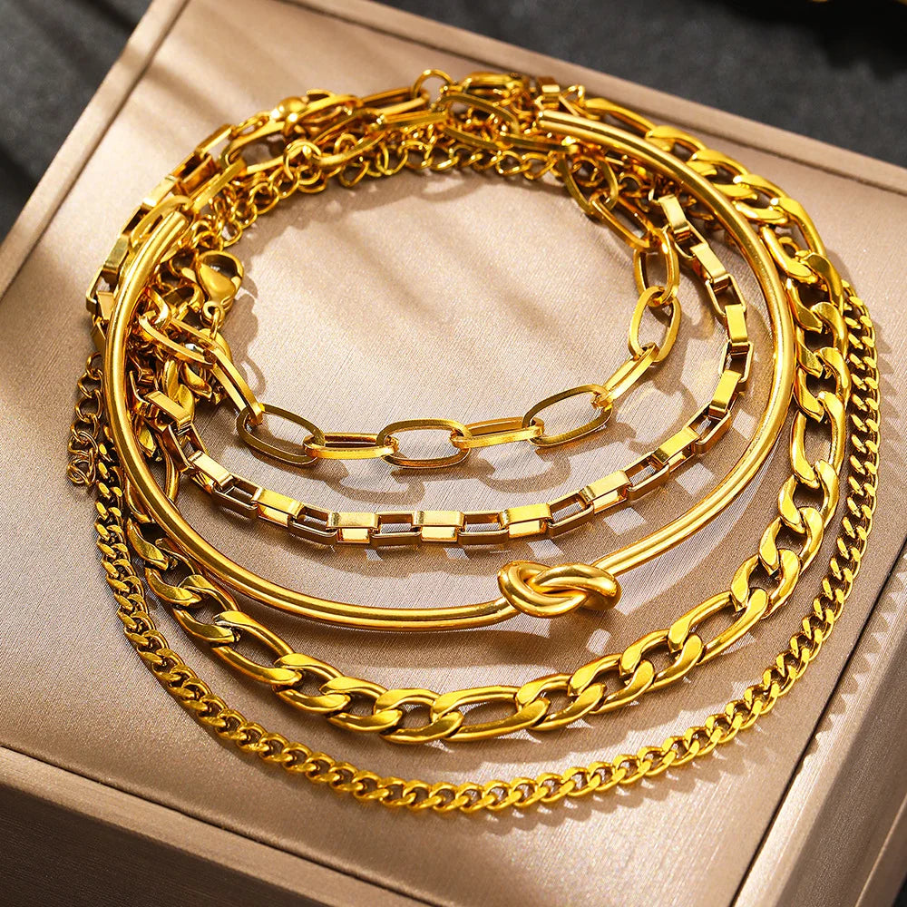 Wasserdichtes Edelstahl-Armbandset für Damen – Goldfarbene, mehrlagige, stapelbare Armreifen