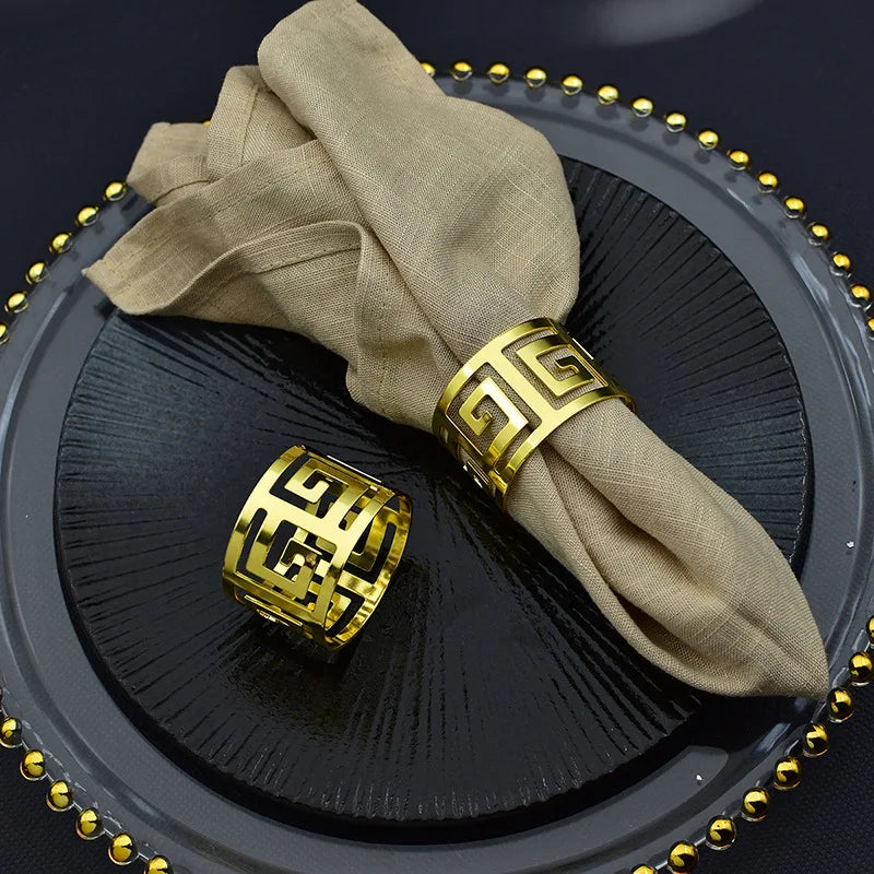 Anneaux de serviette de fête d'anniversaire