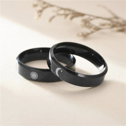Maßgeschneiderte Sonne-Mond-Ringbänder für Hochzeitspaare