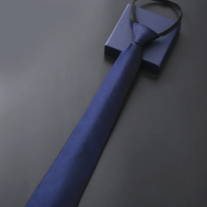 8 cm lange, vorgebundene, gestreifte Krawatte mit Reißverschluss