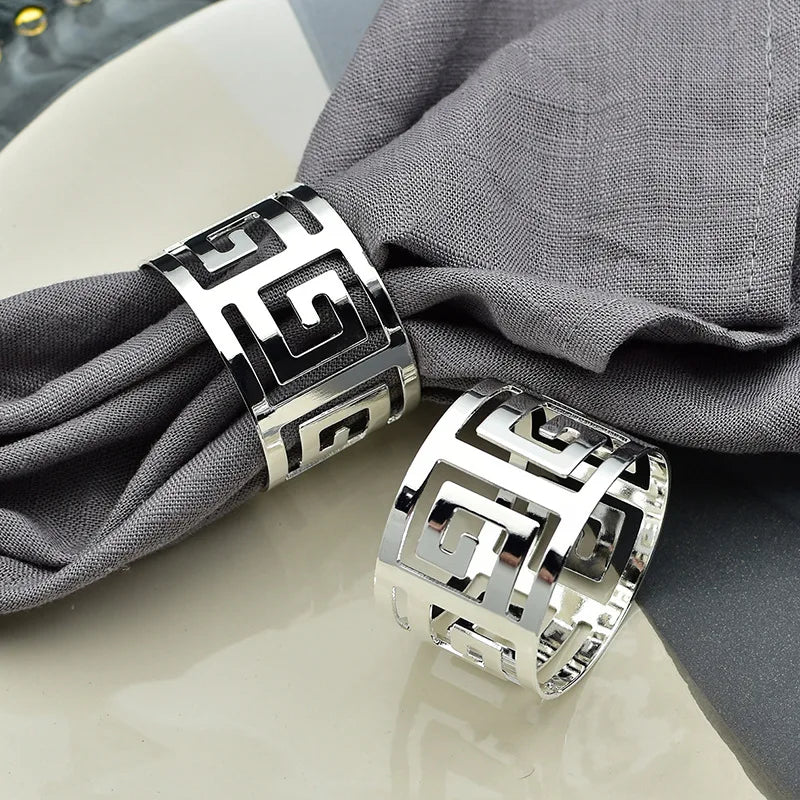 Anneaux de serviette de fête d'anniversaire