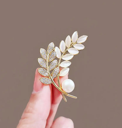 Golden Tulip Flower Pearl Brooch for Women – CZ Rhinestone Crystal Metal Pin